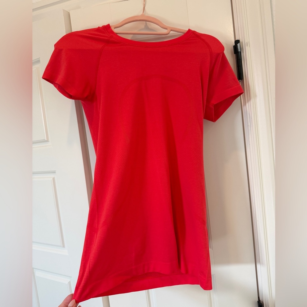 Lululemon Swiftly Tech Hip Length, Size 6 Red Glow, EUC.